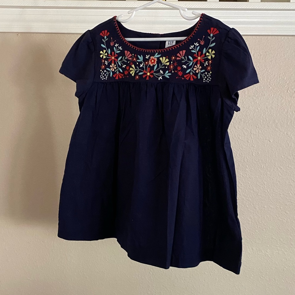 GAP Navy Short Sleeve Girls Top with Multicolor Floral Embroidery